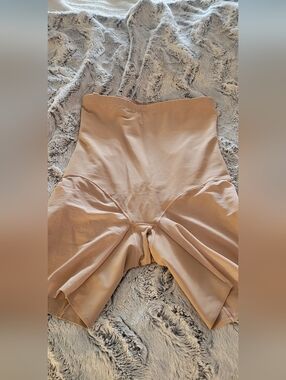 Honeylove Superpower Girl Sculpting High-Waist Short in Sand